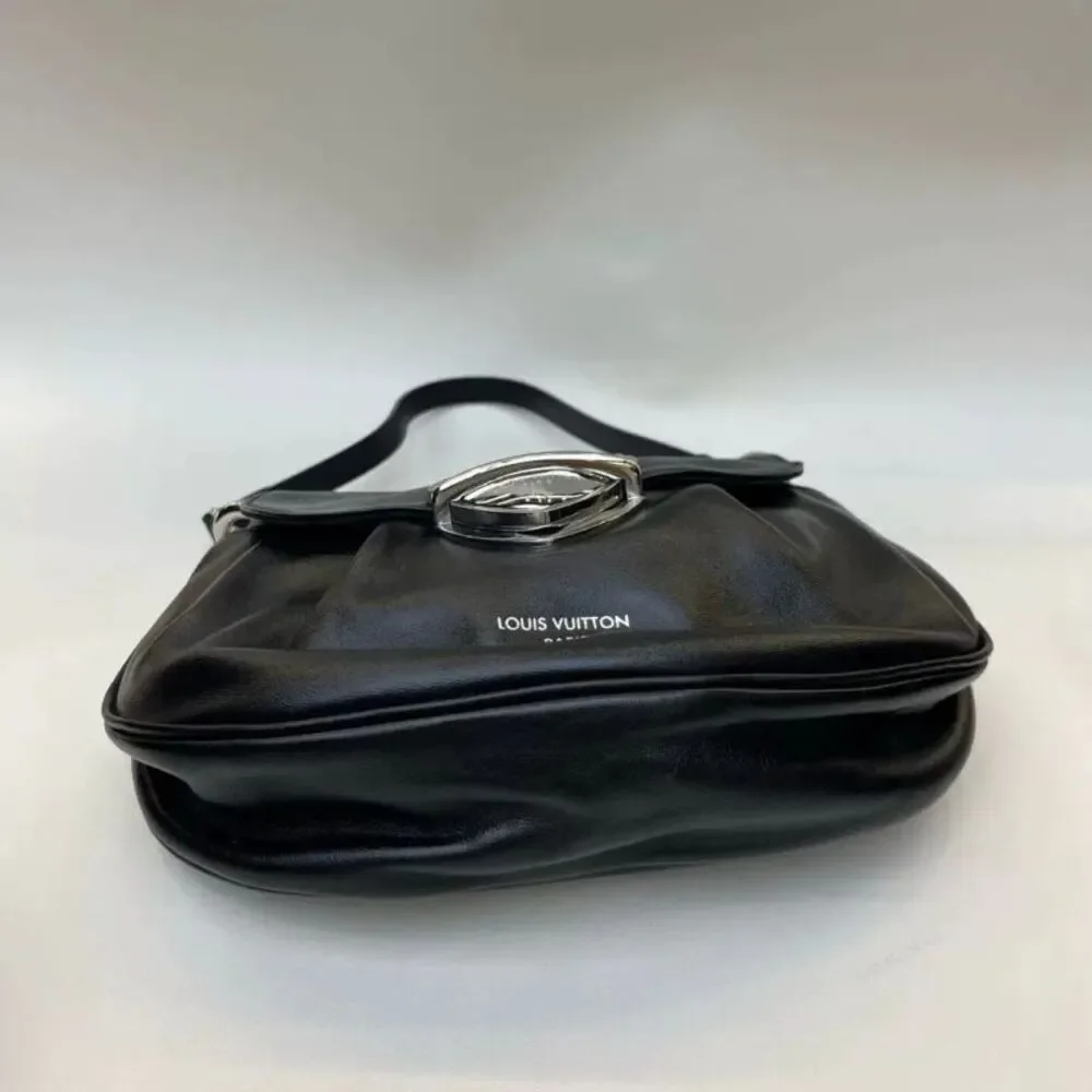 Louis Vuitton Women Pre-Loved Bag Brand New Condition